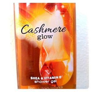 Cashmere Glow shower gel